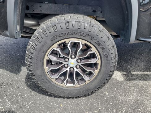 Used 2022 Chevrolet Colorado ZR2 image 9