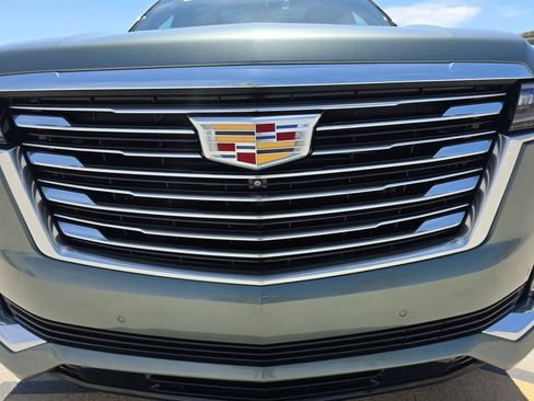 Used 2024 Cadillac Escalade Premium Luxury Platinum AWD/4WD image 32