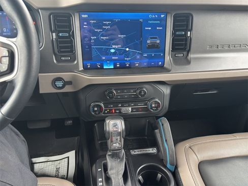 Certified 2024 Ford Bronco Wildtrak image 26