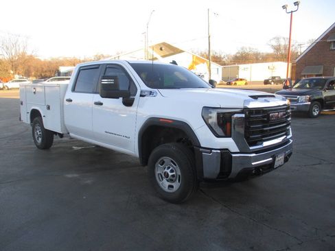 Used 2024 GMC Sierra 2500 Pro w/ Convenience Package image 11