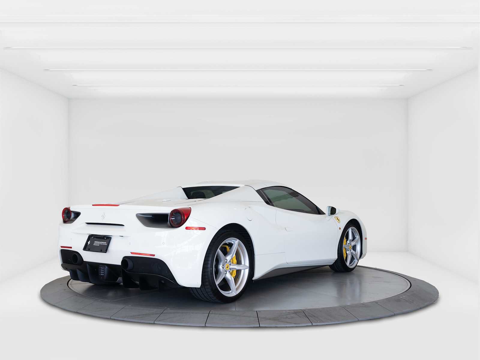 Used 2017 Ferrari 488 Spider RWD image 5