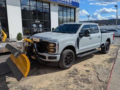 Used 2026 Ford F250 XLT w/ XLT Premium Package AWD/4WD image 2