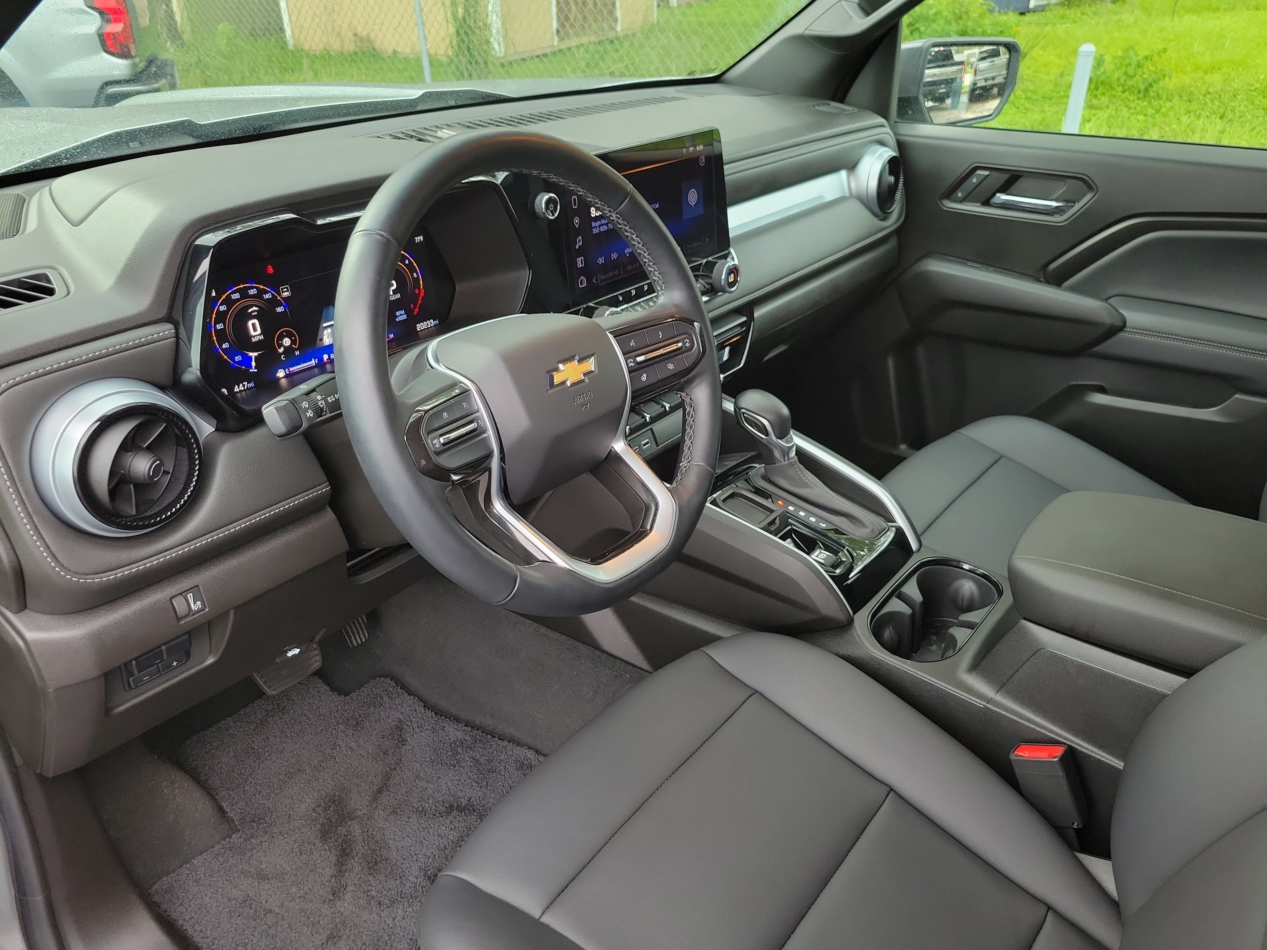 Used 2024 Chevrolet Colorado LT w/ LT Convenience Package III RWD image 11