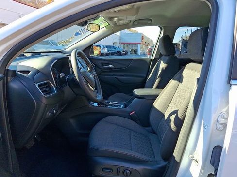 Used 2023 Chevrolet Equinox LT w/ LPO, Floor Liner Package image 16