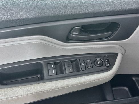 Used 2019 Honda Odyssey EX image 17