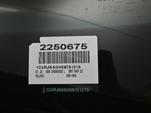 New 2025 Jeep Grand Cherokee L Altitude image 11