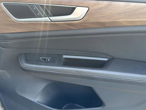 Used 2024 Volkswagen Atlas SE image 30