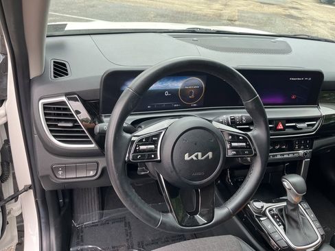 Used 2024 Kia Seltos X-Line AWD/4WD image 16