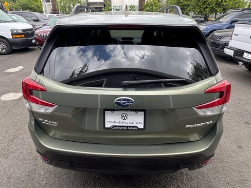 Used 2020 Subaru Forester Premium AWD/4WD image 9