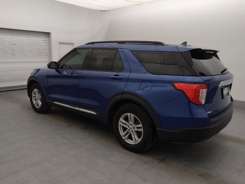 Used 2021 Ford Explorer XLT image 3