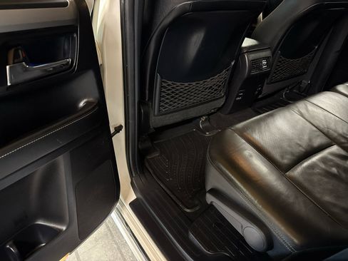 Used 2014 Toyota 4Runner Limited image 31