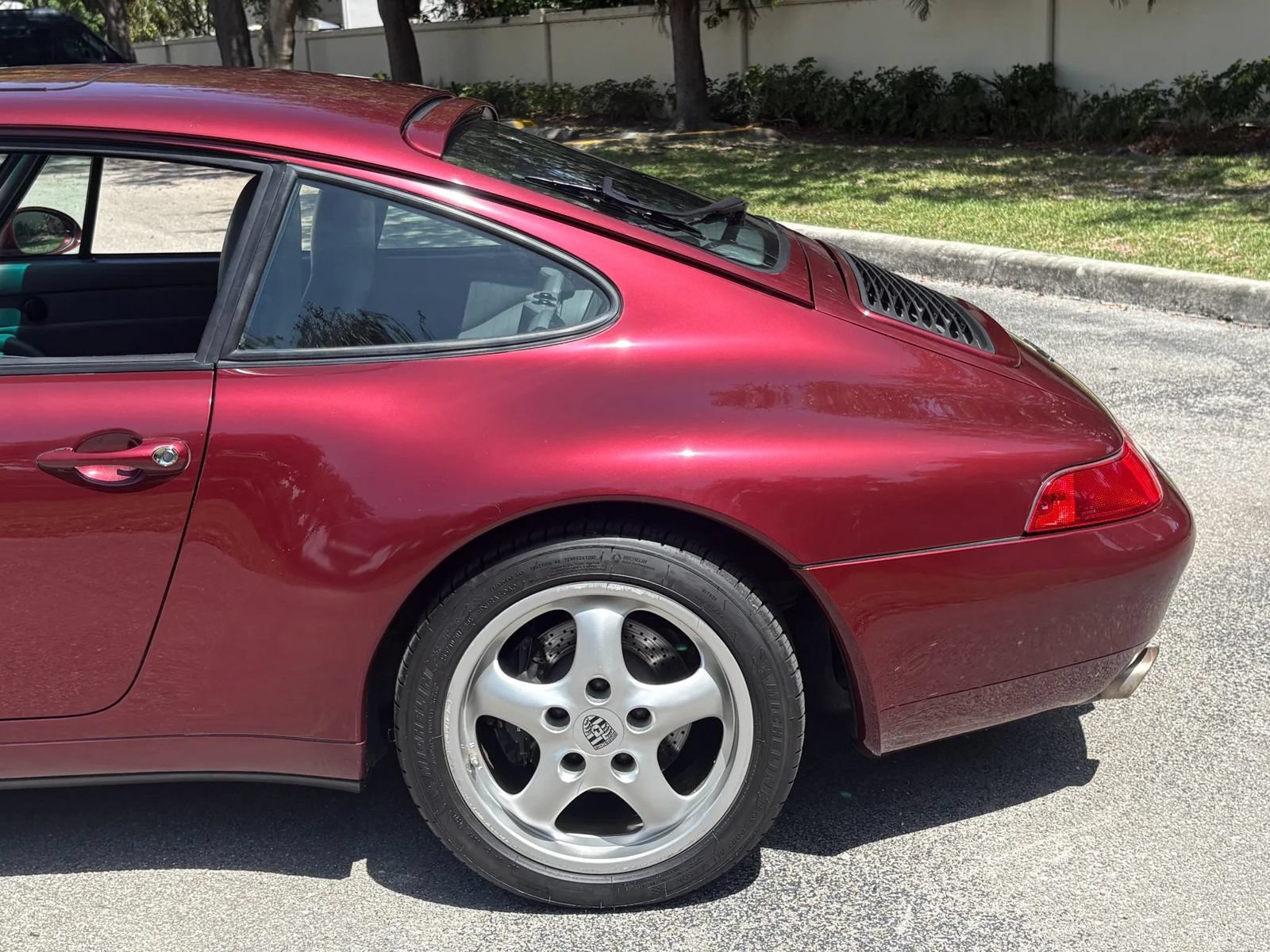 Used 1997 Porsche 911 Carrera image 12