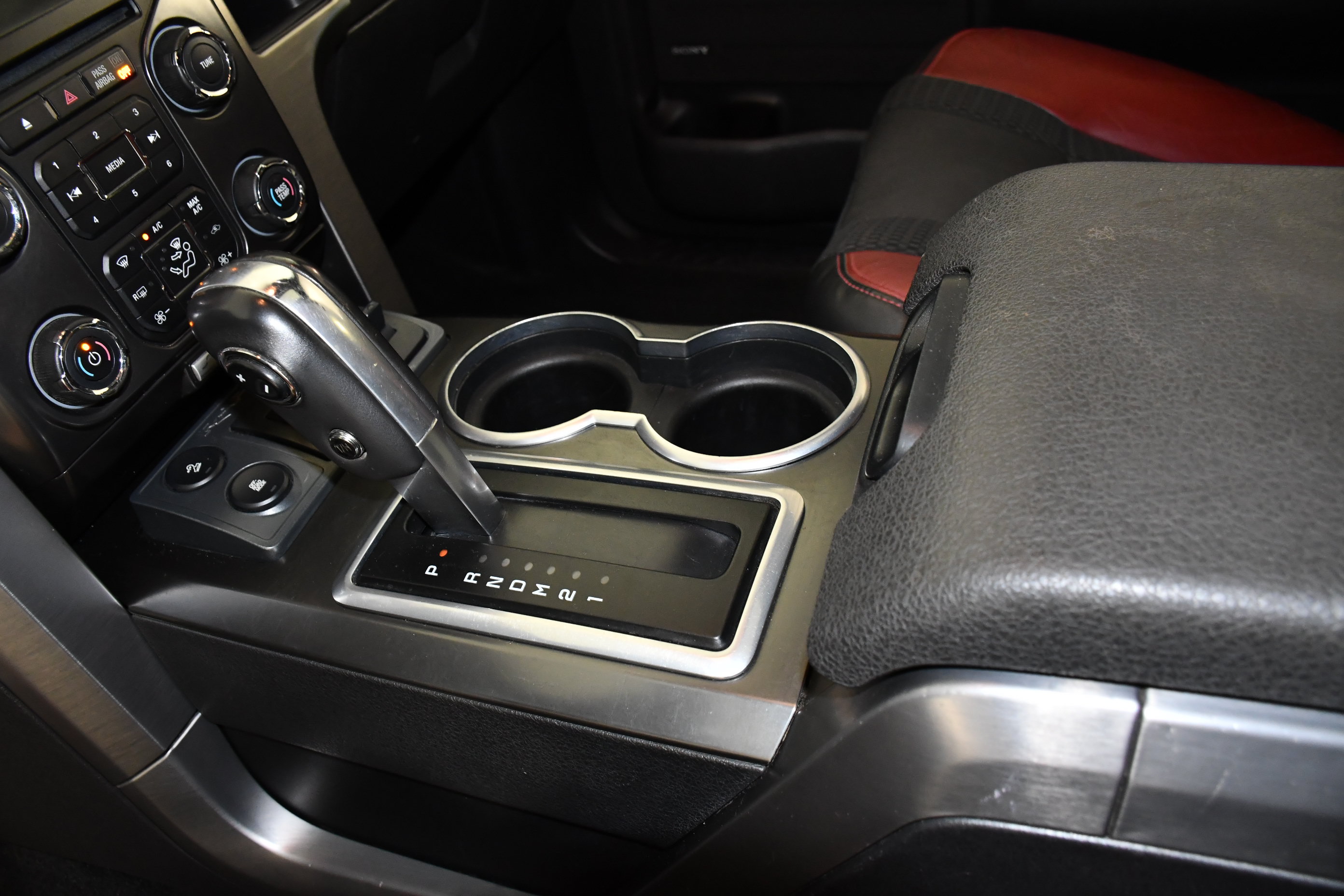 Used 2014 Ford F150 Raptor w/ Equipment Group 801A Luxury AWD/4WD image 34