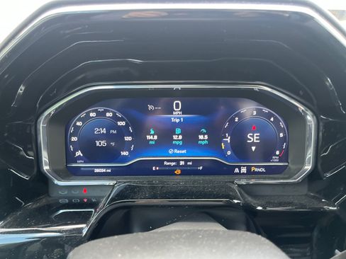 Used 2024 Chevrolet Silverado 1500 LT AWD/4WD image 16