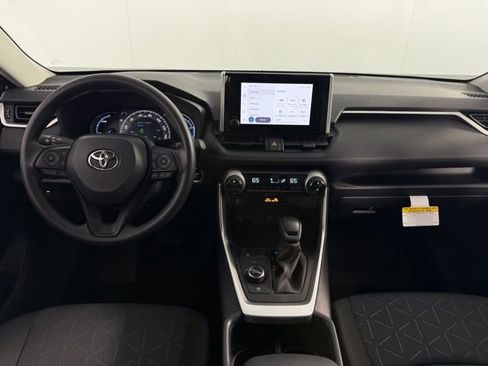 Used 2025 Toyota RAV4 XLE image 24