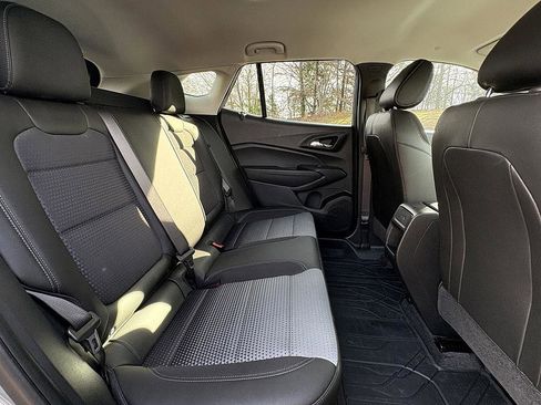 Used 2024 Chevrolet Trax LT w/ Driver Confidence Package image 12