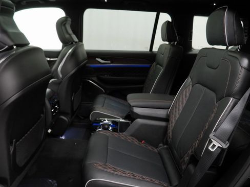 New 2025 Jeep Grand Cherokee L Summit image 17