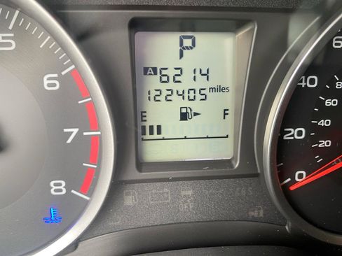 Used 2016 Subaru Forester 2.5i Premium w/ All-Weather Package AWD/4WD image 13