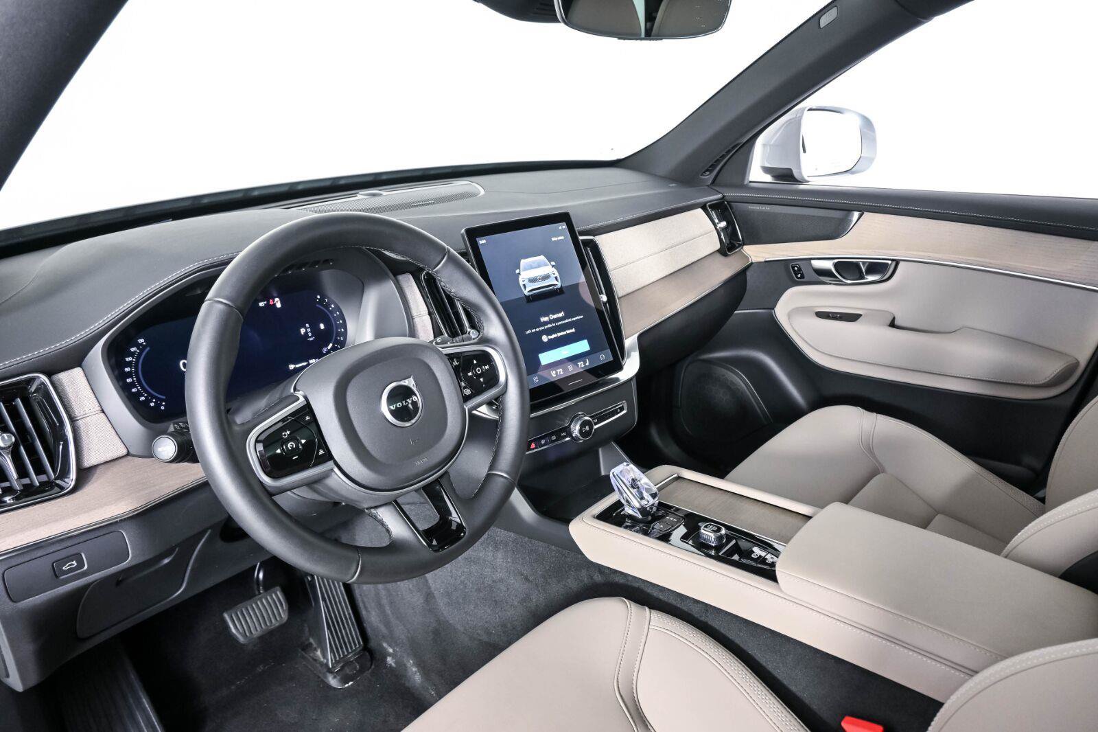 Certified 2026 Volvo XC90 B6 Plus AWD/4WD image 4