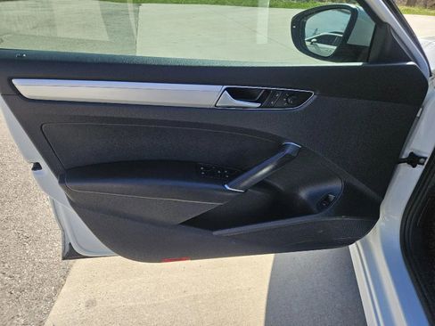 Used 2018 Volkswagen Passat 2.0T S image 10