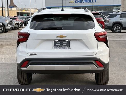 New 2026 Chevrolet Trax LT w/ Driver Confidence Package image 5