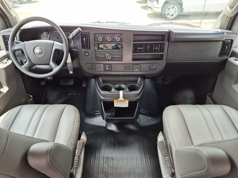 New 2026 Chevrolet Express 3500 RWD image 17