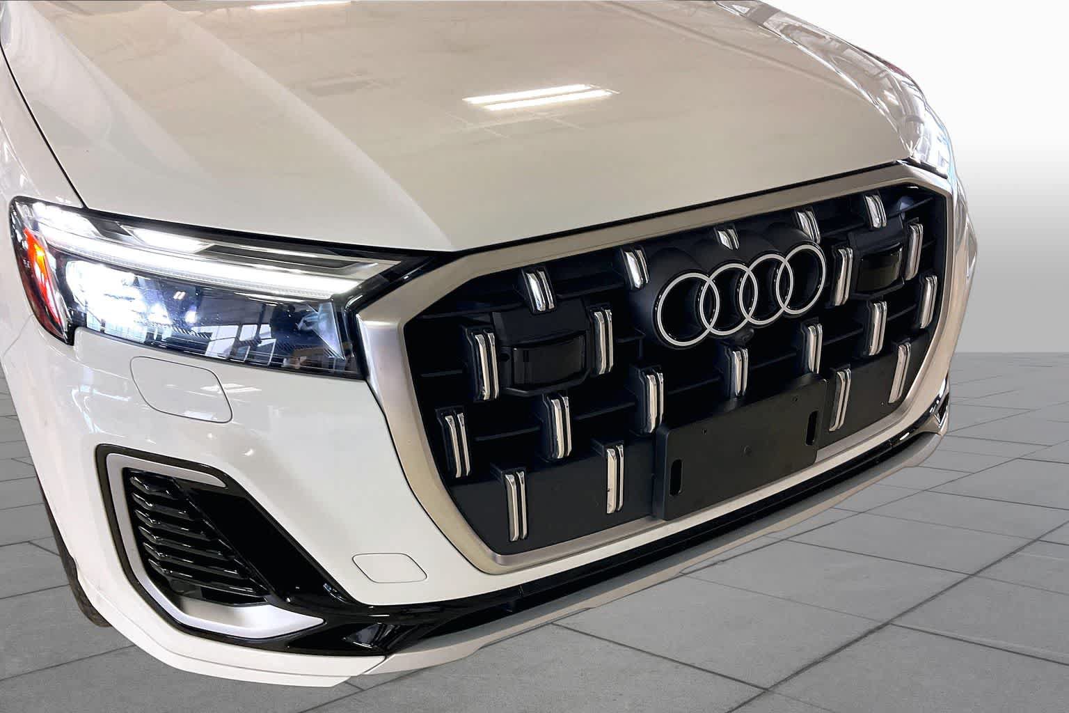 Used 2025 Audi Q7 3.0T Premium Plus AWD/4WD image 31