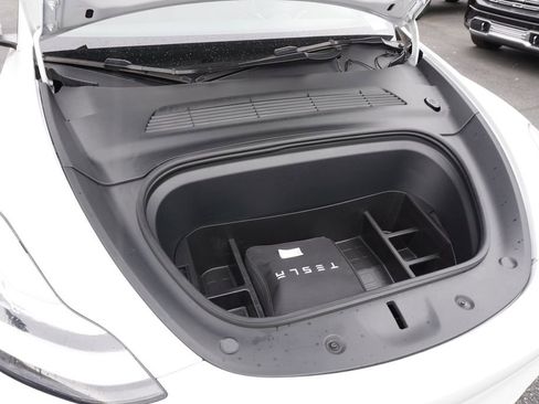 Used 2021 Tesla Model Y Long Range image 9