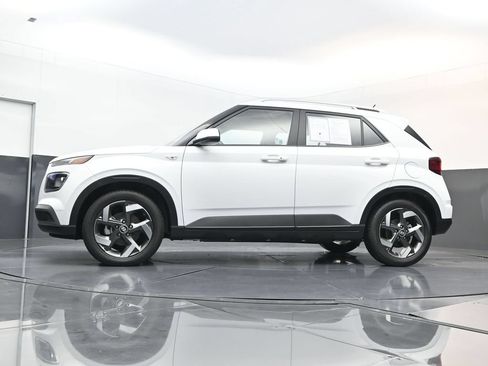 Certified 2026 Hyundai Venue SEL FWD image 27