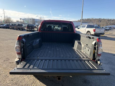 Used 2013 Toyota Tacoma 4x4 Access Cab V6 image 30