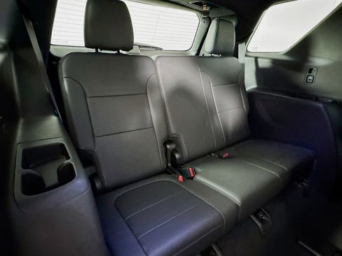 Used 2022 Chevrolet Traverse High Country image 34