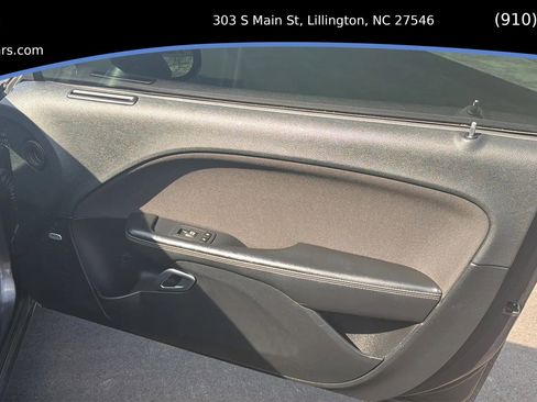 Used 2019 Dodge Challenger SXT RWD image 20