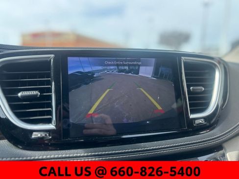 Used 2023 Chrysler Pacifica Limited image 17