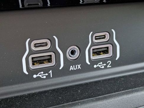 New 2026 RAM 2500 Laramie AWD/4WD image 22
