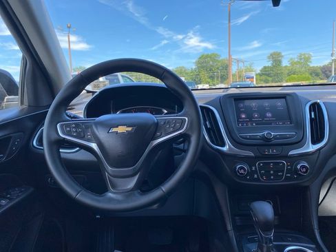 Used 2023 Chevrolet Equinox LT AWD/4WD image 10