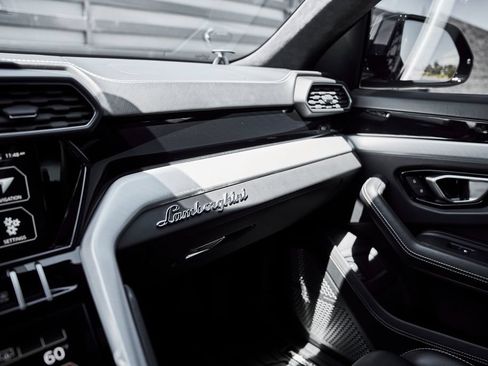 Used 2022 Lamborghini Urus AWD/4WD image 81