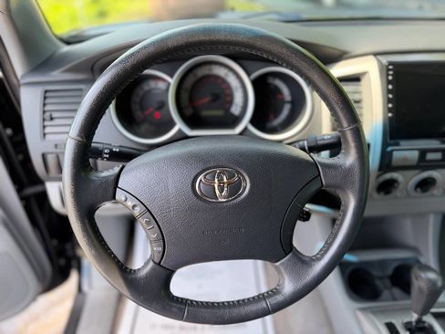 Used 2011 Toyota Tacoma PreRunner w/ SR5 Pkg #2 RWD image 14