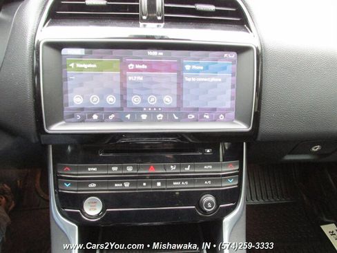 Used 2017 Jaguar XE Prestige image 19