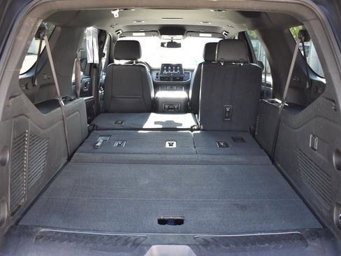 Used 2021 Chevrolet Suburban LT image 17