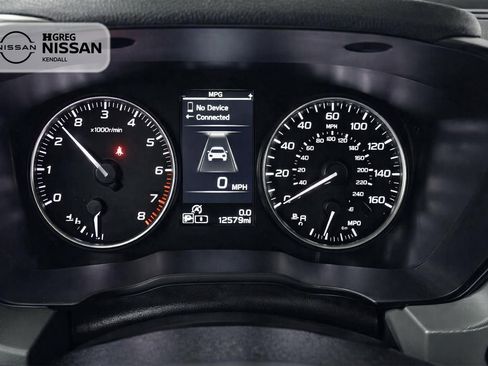 Used 2025 Subaru Crosstrek 2.0i Premium image 16