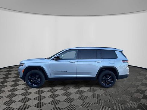 Used 2024 Jeep Grand Cherokee L Limited w/ Black Appearance Package AWD/4WD image 4