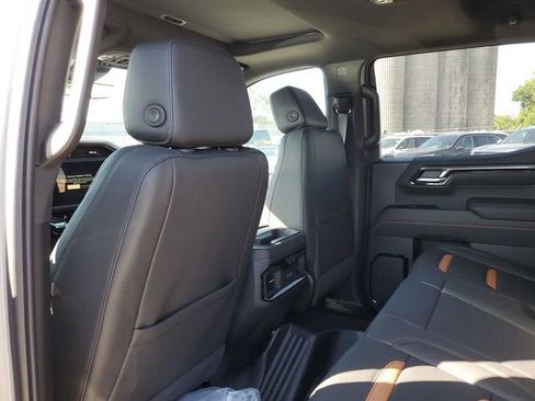 New 2026 GMC Sierra 1500 AT4 w/ AT4 Premium Package AWD/4WD image 11
