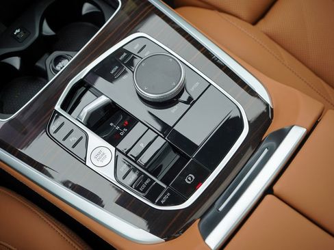 New 2026 BMW X5 sDrive40i w/ Premium Package image 18