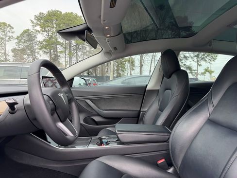 Used 2019 Tesla Model 3 Performance image 11