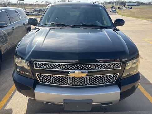 Used 2008 Chevrolet Suburban LT image 4