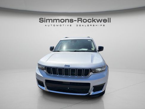 Used 2023 Jeep Grand Cherokee L Laredo w/ Luxury Tech Group I AWD/4WD image 10