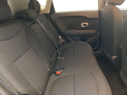 Used 2016 Kia Soul + FWD image 19