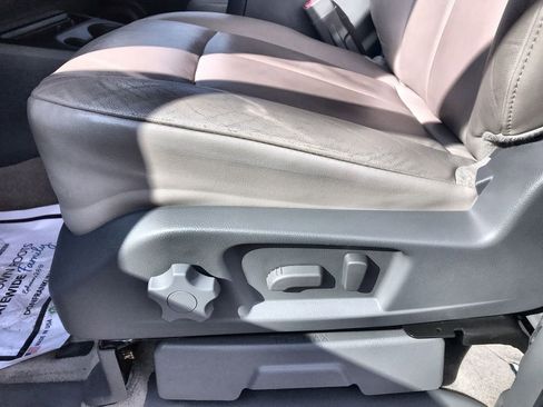 Used 2016 Nissan NV 3500 SL image 12