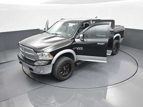 Used 2017 RAM 1500 Laramie w/ Convenience Group AWD/4WD image 43