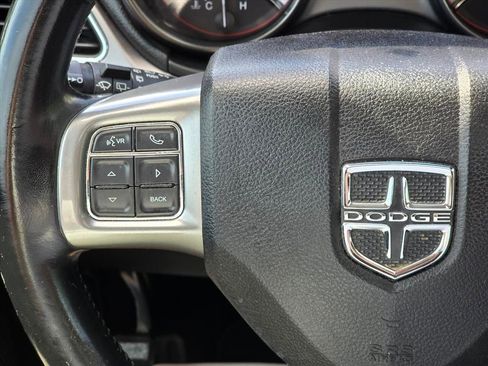 Used 2019 Dodge Journey Crossroad w/ Nav & Sun Group FWD image 17